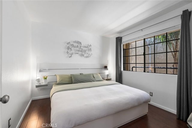 1237 E 6th St Unit 306, Long Beach, CA 90802 - bedroom with wood finished floors