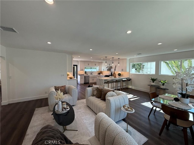 17532 Hamlin St, Lake Balboa, CA 91406 - photo 6
