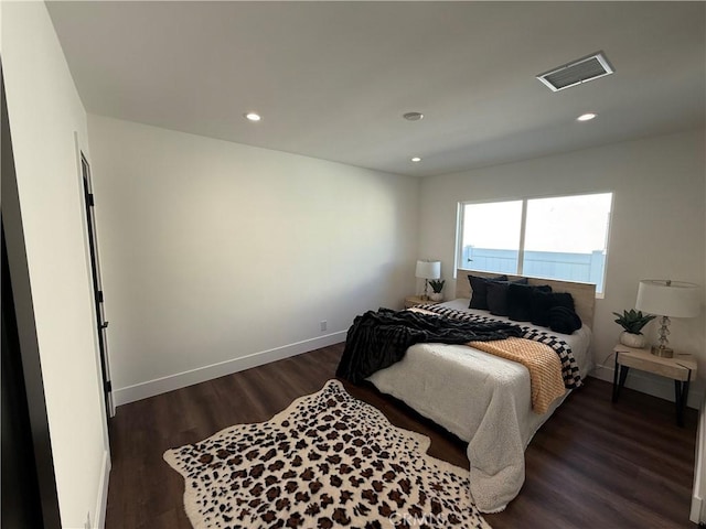 17532 Hamlin St, Lake Balboa, CA 91406 - bedroom with dark wood finished floors and recessed lighting