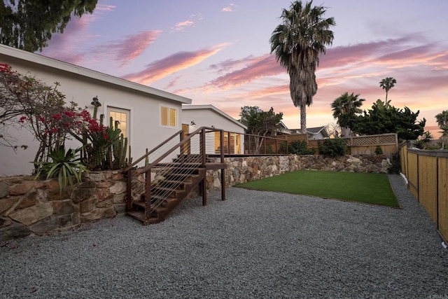 835 Cathy Ln, Cardiff By The Sea, CA 92007 - yard at dusk with a fenced backyard
