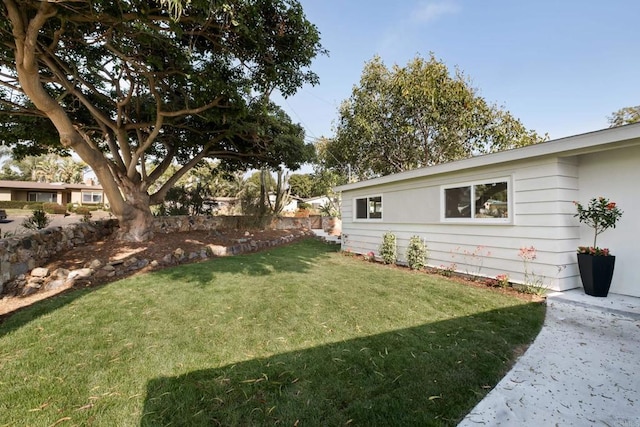 835 Cathy Ln, Cardiff By The Sea, CA 92007 - view of grassy yard