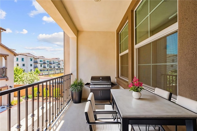 40497 Melrose Dr, Temecula, CA 92591 - balcony featuring a grill