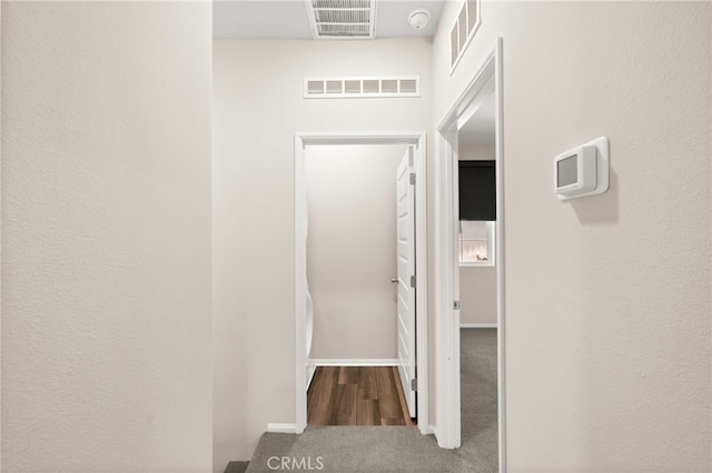 40497 Melrose Dr, Temecula, CA 92591 - corridor featuring carpet floors