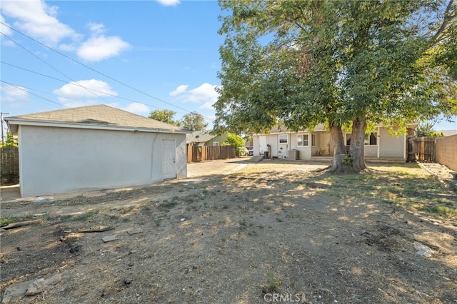 1906 Cloverdale Dr, Pomona, CA 91767 - view of yard featuring an outdoor structure