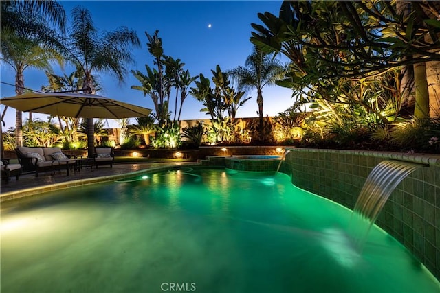 35467 Meadow Park Cir, Wildomar, CA 92595 - view of swimming pool featuring an outdoor living space, a patio, and a pool with connected hot tub