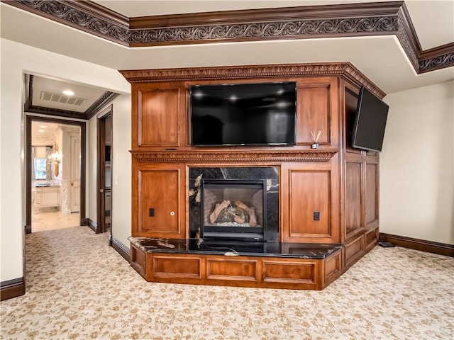 6550 N Blackhawk Ln, Clovis, CA 93619 - detailed view of crown molding and carpet