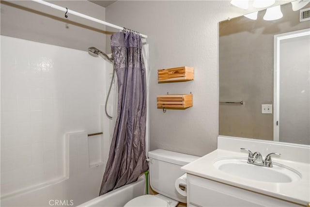 2917 Fairfield Ave, Palmdale, CA 93550 - bathroom featuring shower / bathtub combination with curtain and vanity