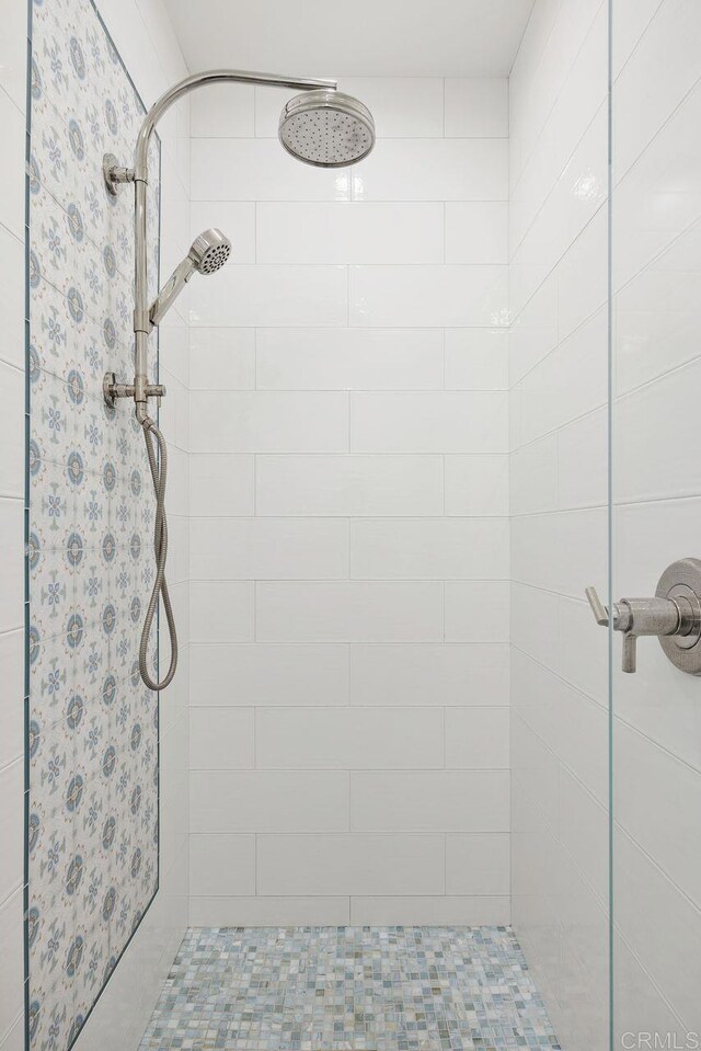 6925 Waters End Dr, Carlsbad, CA 92011 - full bath featuring tiled shower