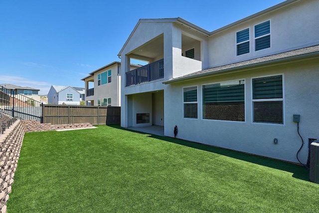 2415 Calle Grandon, Chula Vista, CA 91913 - back of property with stucco siding and a balcony