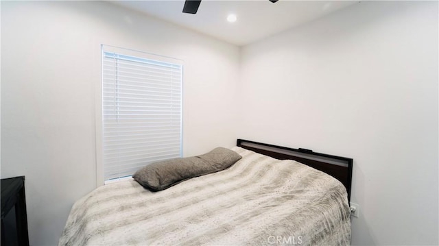 658 W 120th St, Los Angeles, CA 90044 - bedroom with a ceiling fan and recessed lighting