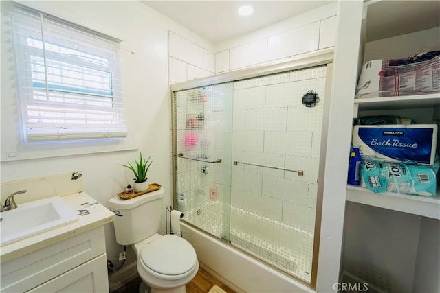 658 W 120th St, Los Angeles, CA 90044 - bathroom featuring enclosed tub / shower combo and vanity