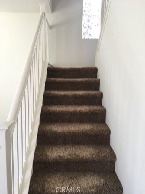 2237 Pajaro St, Oxnard, CA 93030 - view of staircase