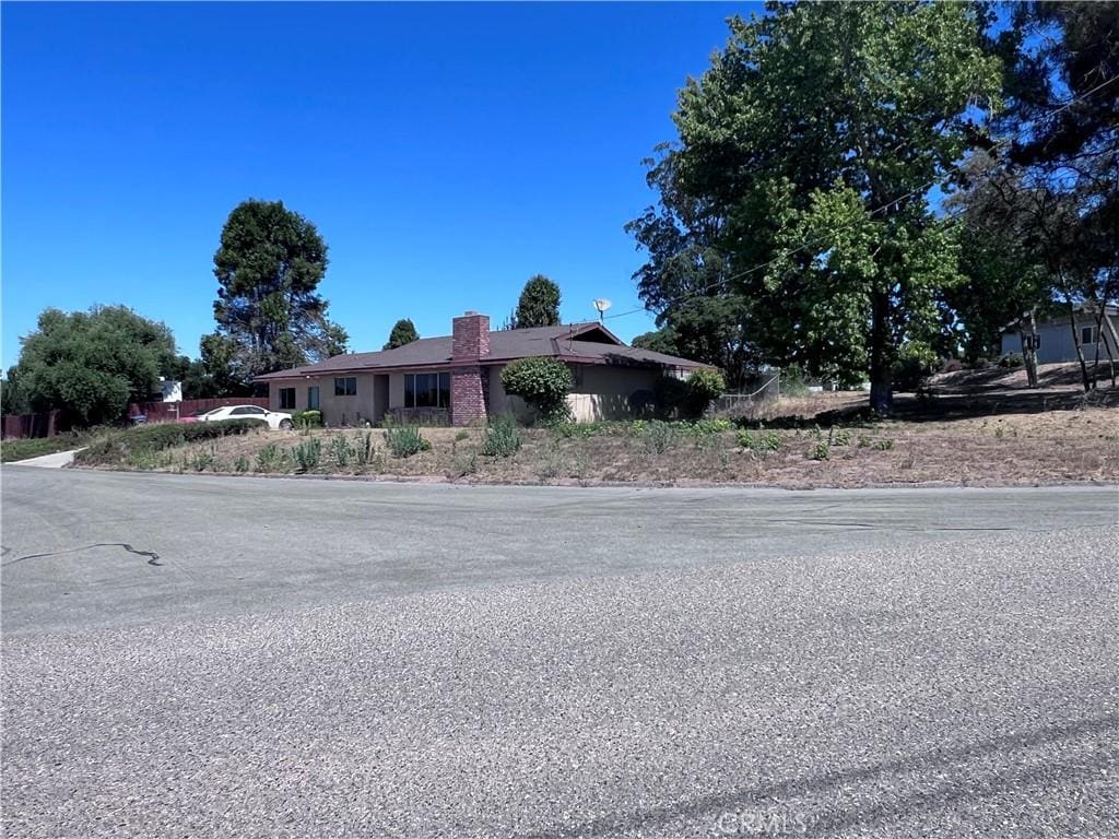 777 Sierra Rd, Nipomo, CA 93444 - view of front of property with a chimney