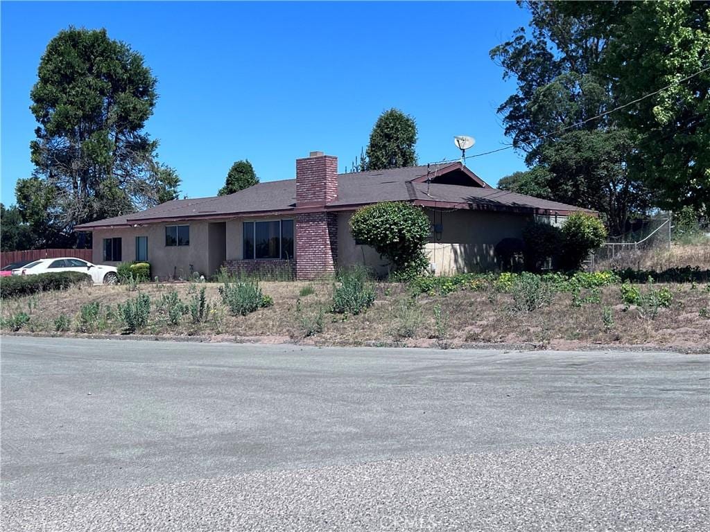777 Sierra Rd, Nipomo, CA 93444 - ranch-style home featuring a chimney