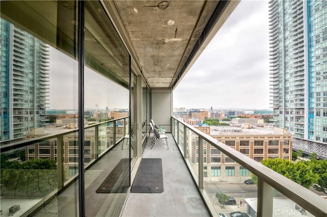 1155 S Grand Ave Unit 1008, Los Angeles, CA 90015 - balcony featuring a city view