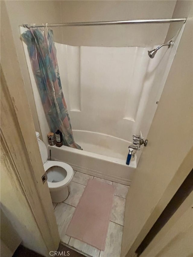 550 W Regent St Unit 338, Inglewood, CA 90301 - bathroom featuring shower / bathtub combination with curtain and tile patterned flooring