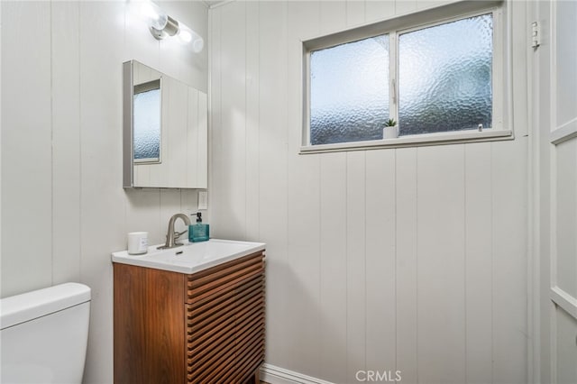 817 W Hollyvale St, Glendora, CA 91740 - half bath with vanity and a decorative wall