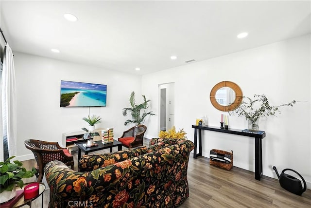 16874 Athol St, Fontana, CA 92335 - living area featuring recessed lighting and wood finished floors