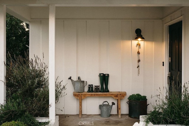 484 E 16th St, Costa Mesa, CA 92627 - entrance to property