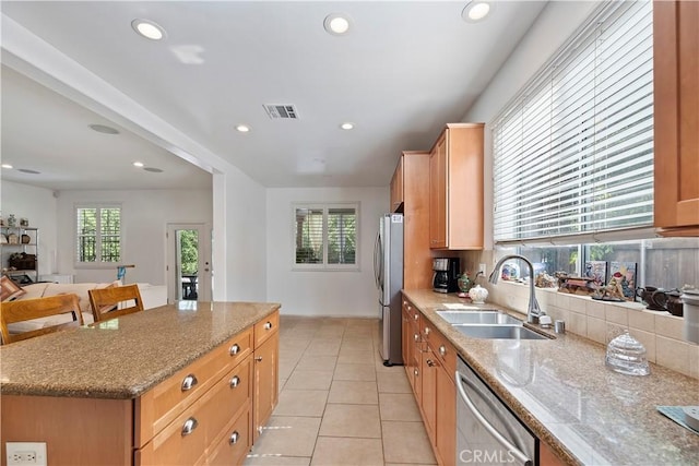 7242 Hesperia Ave, Reseda, CA 91335 - photo 18