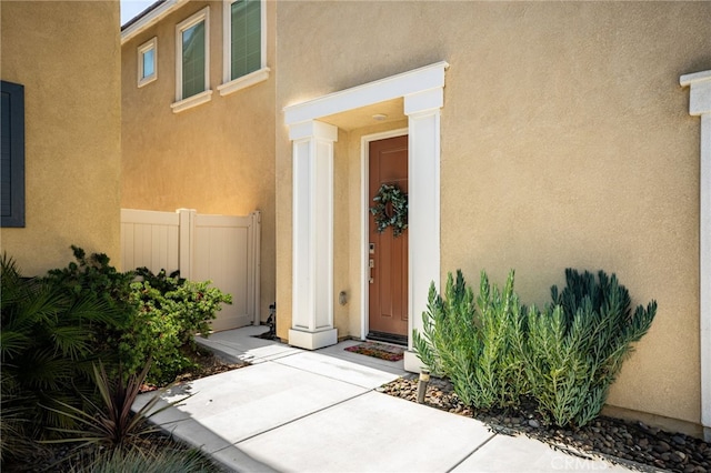 872 Bluebell Way, Beaumont, CA 92223 - entrance to property with stucco siding