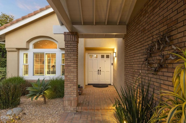 2106 Fox Den Ct, Oxnard, CA 93036 - view of exterior entry featuring stucco siding
