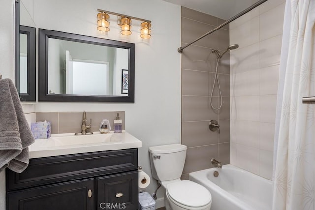17 Carnegie, San Jose, CA 95116 - full bath with shower / tub combo and vanity