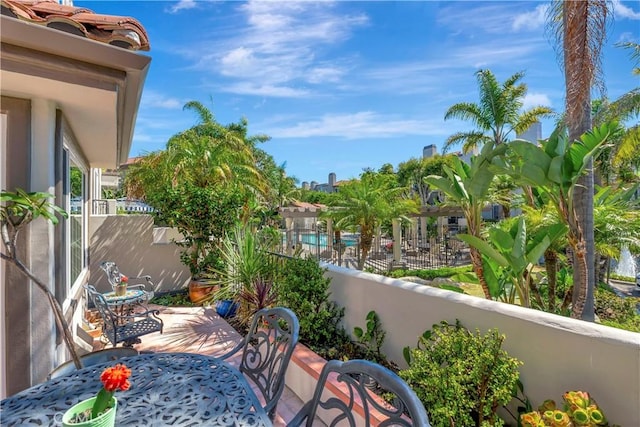 19325 Peachtree Ln, Huntington Beach, CA 92648 - view of patio