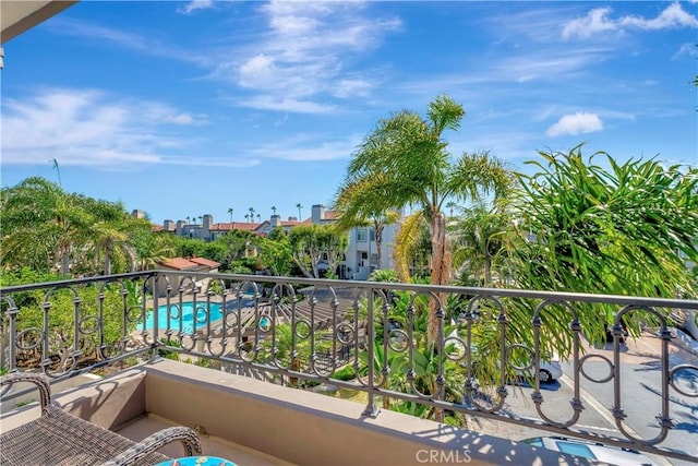 19325 Peachtree Ln, Huntington Beach, CA 92648 - balcony featuring view of pool area