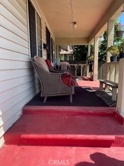 831 Alamitos Ave Unit 3, Long Beach, CA 90813 - view of porch