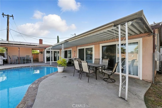2007 Socrates Ave, Simi Valley, CA 93065 - outdoor pool featuring outdoor dining space and a patio area