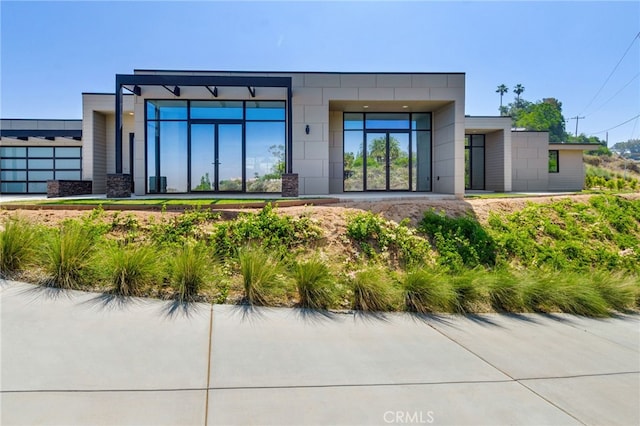 1922 Edgefair Ln, Redlands, CA 92373 - rear view of house