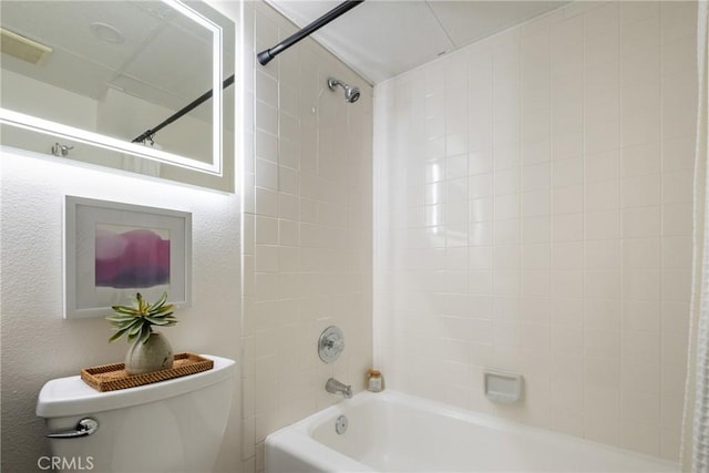 1830 N Alvarado St Unit 14, Los Angeles, CA 90026 - full bath with toilet and bathtub / shower combination