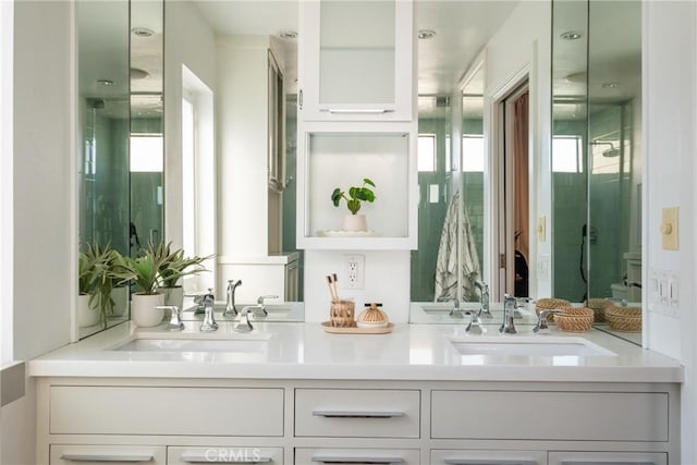 1830 N Alvarado St Unit 14, Los Angeles, CA 90026 - bathroom with double vanity and healthy amount of natural light