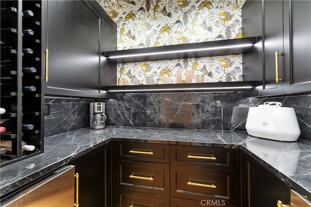 810 E Dalton Ave, Glendora, CA 91741 - bar area with tasteful backsplash
