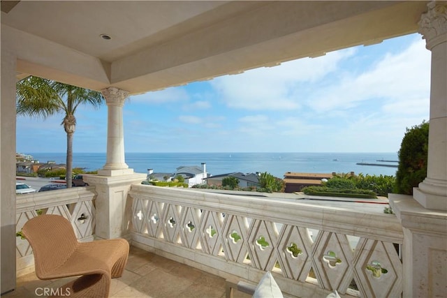 3300 Ocean Blvd, Corona Del Mar, CA 92625 - balcony featuring a water view