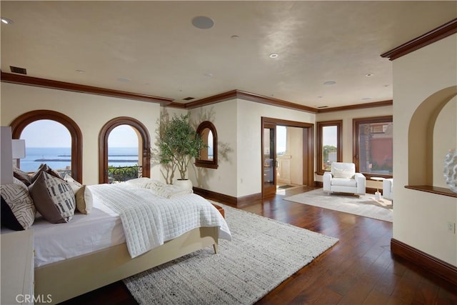 3300 Ocean Blvd, Corona Del Mar, CA 92625 - bedroom featuring hardwood / wood-style flooring, a water view, crown molding, and recessed lighting