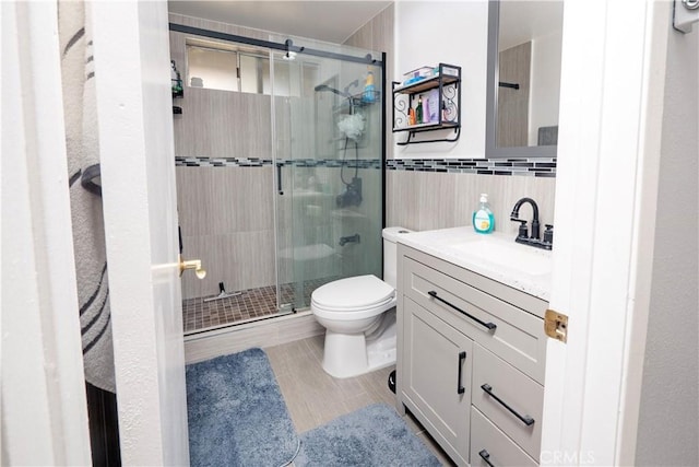 624 Pamela Kay Ln, La Puente, CA 91746 - full bath with tile walls, vanity, and a stall shower