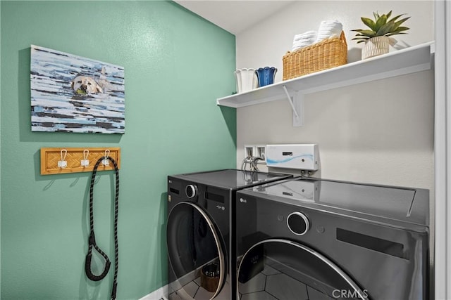 1652 W Sycamore Dr, Compton, CA 90220 - laundry room with washer and dryer