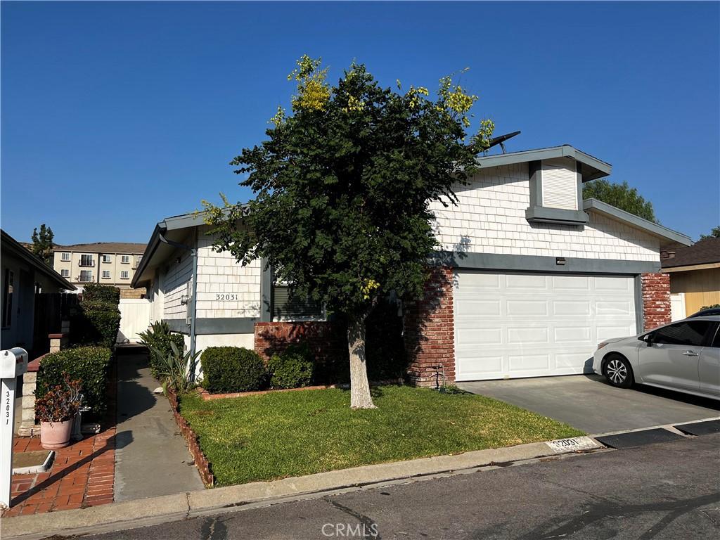 32031 Emerald Ln, Castaic, CA 91384 - photo 1