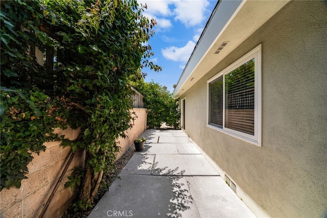 1575 Via Capri Unit 6, Laguna Beach, CA 92651 - view of patio