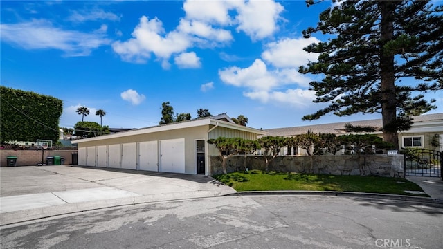 1575 Via Capri Unit 6, Laguna Beach, CA 92651 - view of front of house featuring stucco siding and a gate