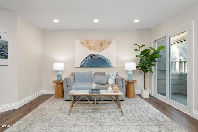 1051 Thomas Ln, Ventura, CA 93003 - living area featuring wood finished floors and recessed lighting