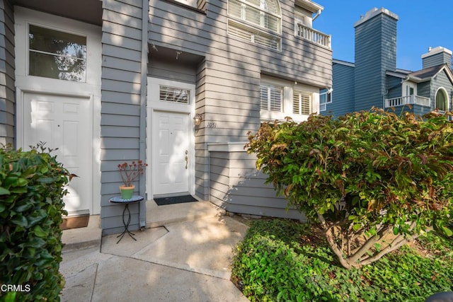 1051 Thomas Ln, Ventura, CA 93003 - property entrance