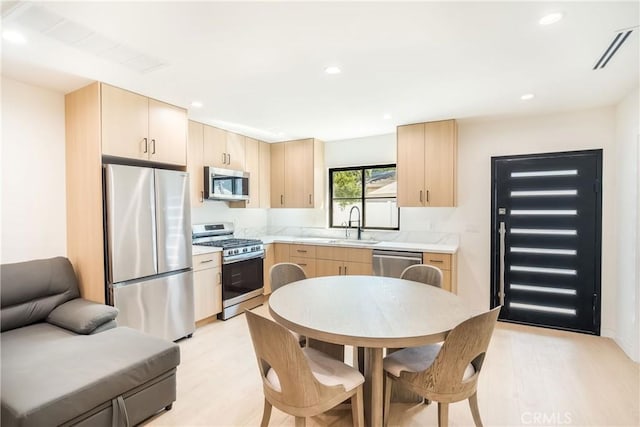 1123 W Angeleno Ave, Burbank, CA 91506 - photo 23