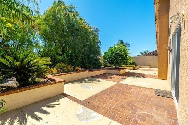 426 Debra An Dr, Fallbrook, CA 92028 - view of patio