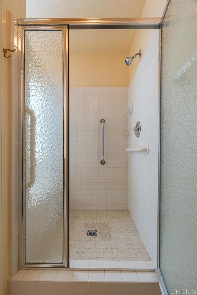 426 Debra An Dr, Fallbrook, CA 92028 - bathroom featuring a shower stall