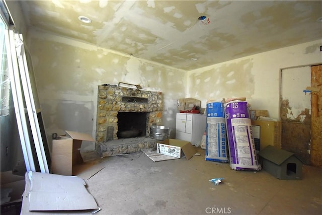11605 La Porte Rd, Challenge, CA 95925 - living room with a stone fireplace