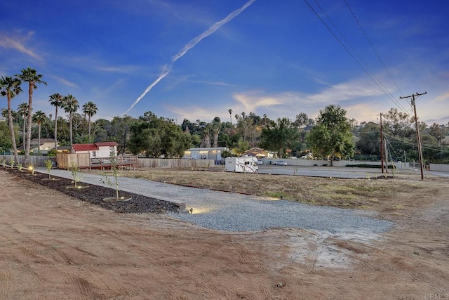 929 Chumash Trl, Vista, CA 92084 - view of yard