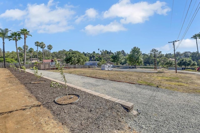 929 Chumash Trl, Vista, CA 92084 - view of yard